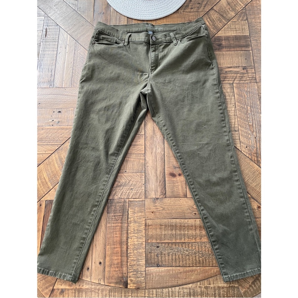 🦋 HOST PICK 🦋 Hunter Green Ankle Jeans